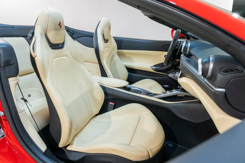 Ferrari PORTOFINO M 17
