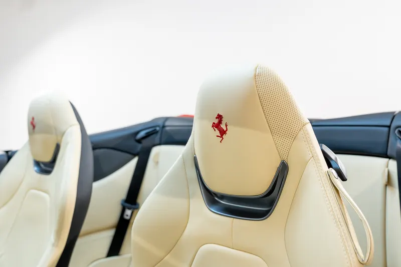Ferrari PORTOFINO M 18