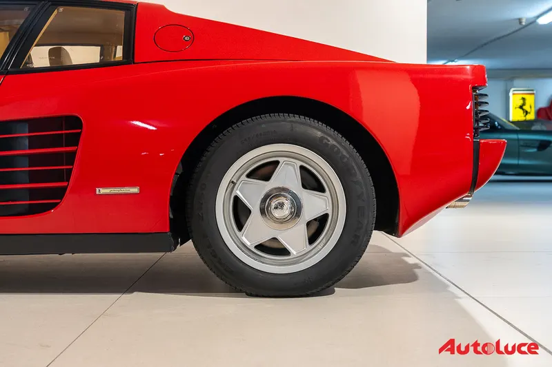 Ferrari TESTAROSSA MONODADO 9