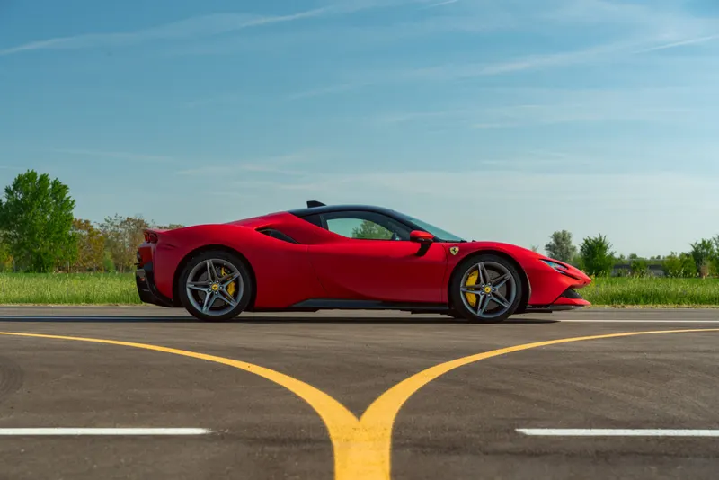 Ferrari SF90 STRADALE 44