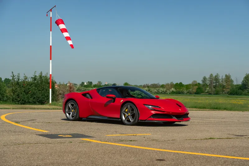 Ferrari SF90 STRADALE 43