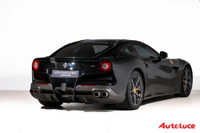Ferrari F12 BERLINETTA 4