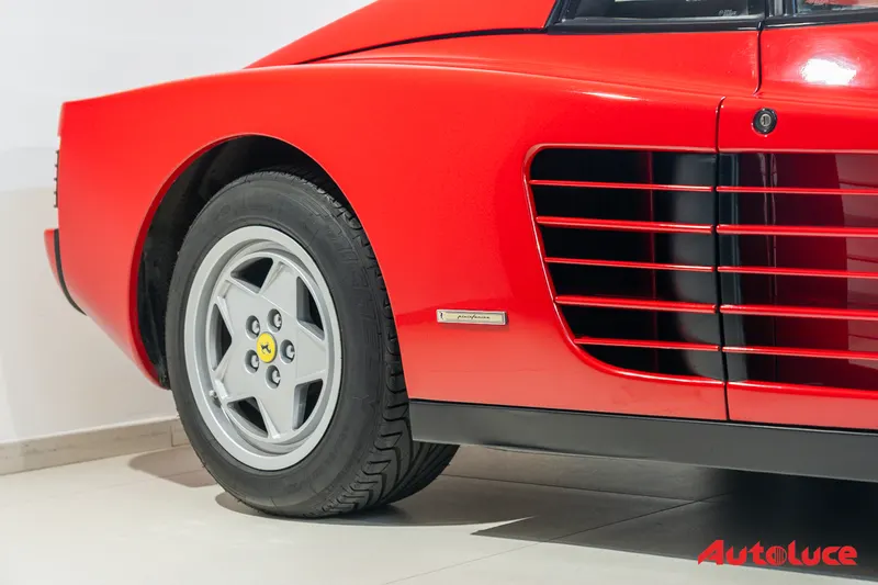 Ferrari TESTAROSSA 11