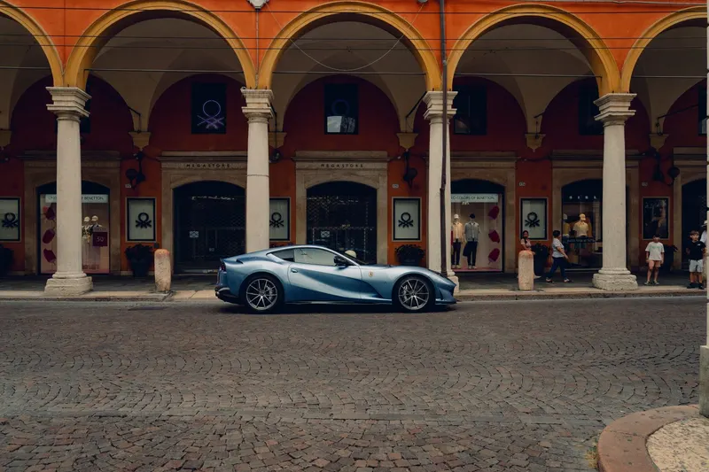 Ferrari 812 SUPERFAST 70