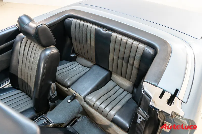 Mercedes-Benz SL 350 (R107) 24