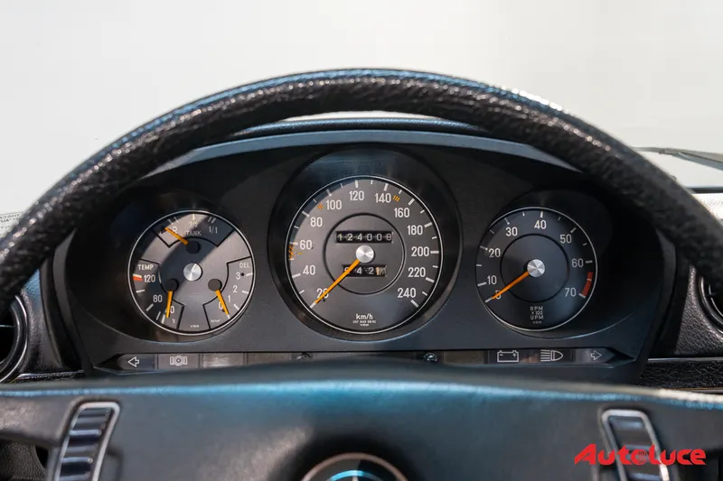 Mercedes-Benz SL 350 (R107) 21