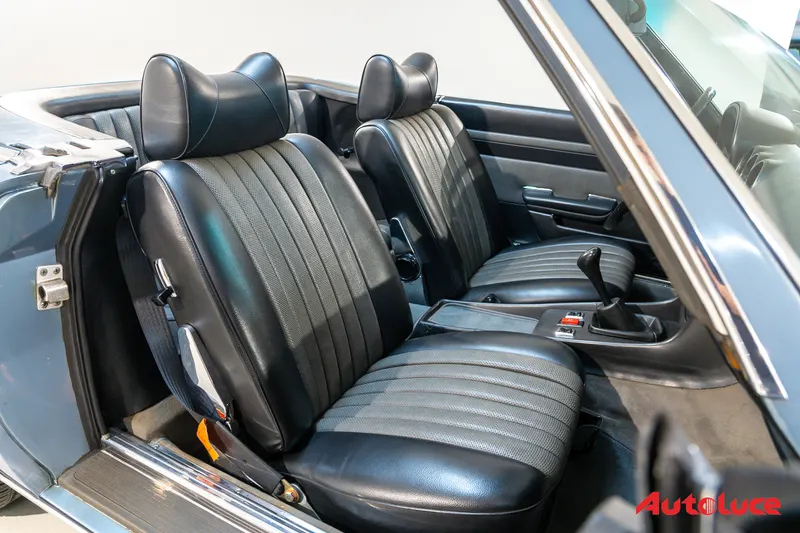 Mercedes-Benz SL 350 (R107) 23