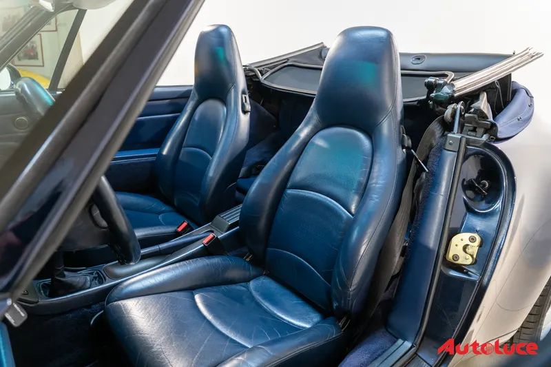 Porsche 993 CARRERA CABRIOLET 16