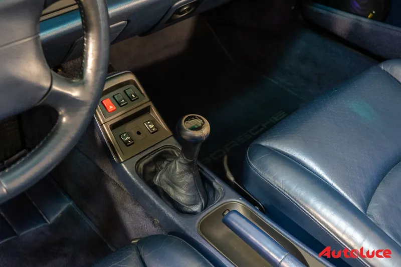 Porsche 993 CARRERA CABRIOLET 22