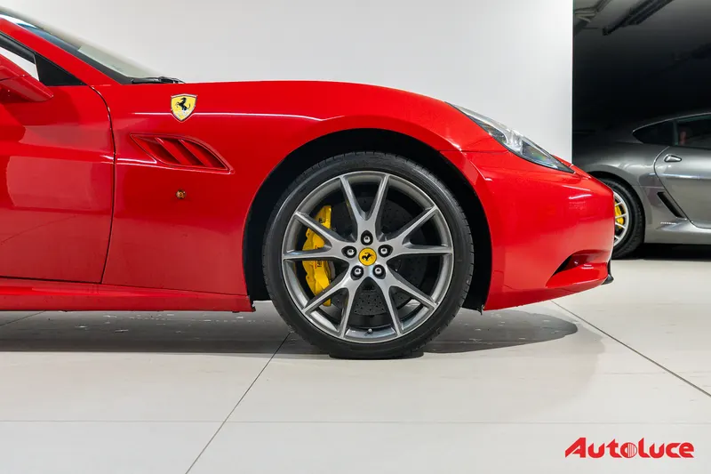 Ferrari CALIFORNIA 15