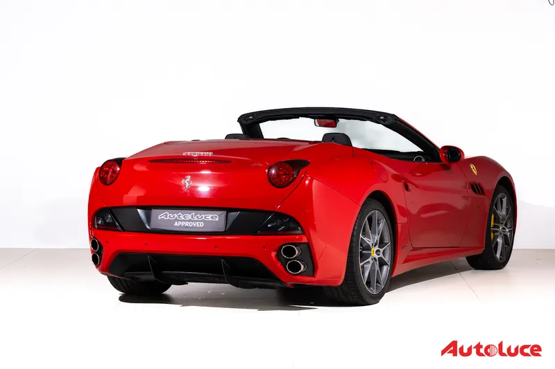 Ferrari CALIFORNIA 4