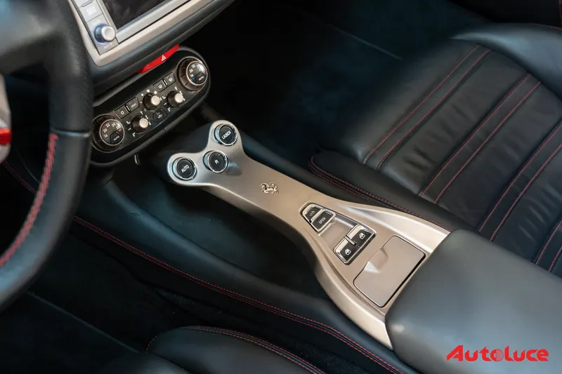 Ferrari CALIFORNIA 30