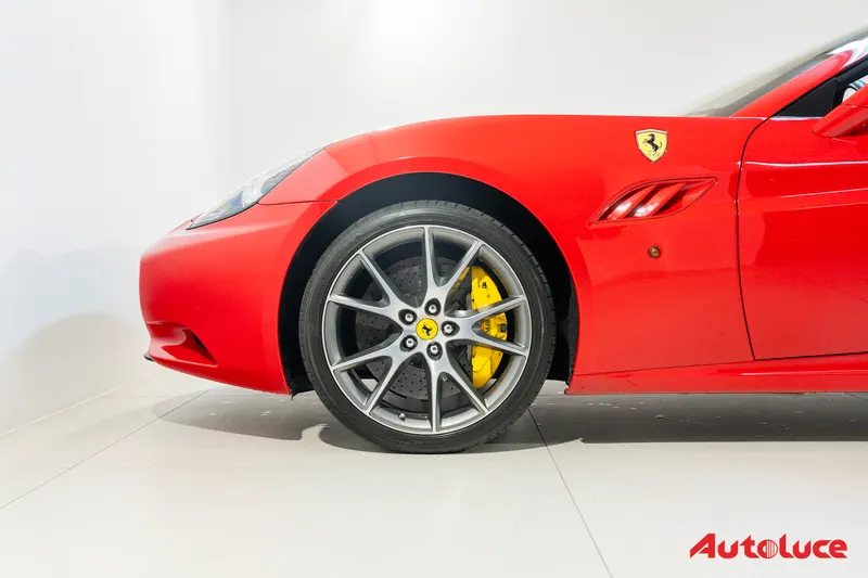 Ferrari CALIFORNIA 10