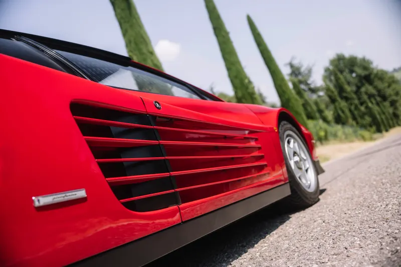 Ferrari TESTAROSSA MONOSPECCHIO 10