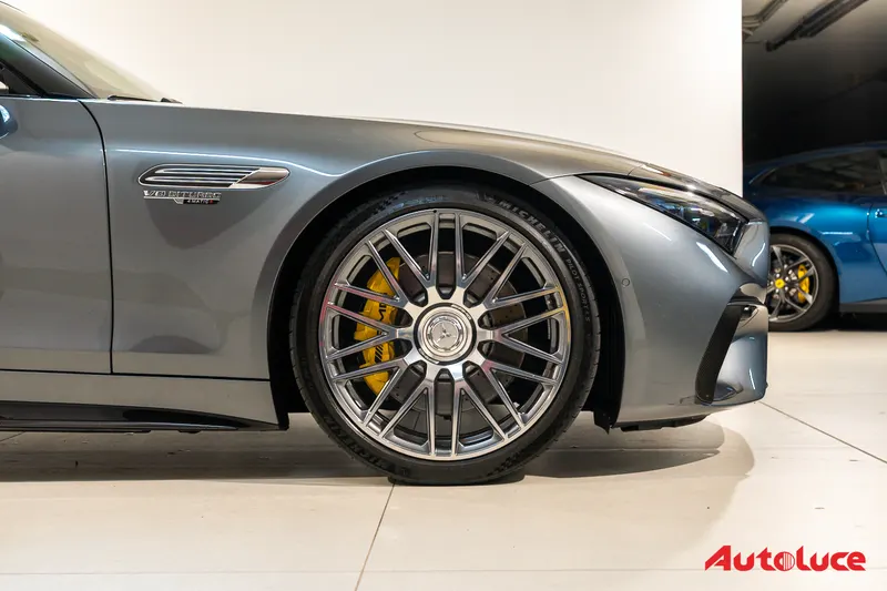 Mercedes-Benz SL 63 AMG 15