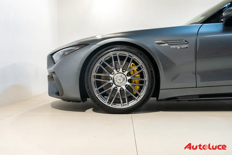 Mercedes-Benz SL 63 AMG 10