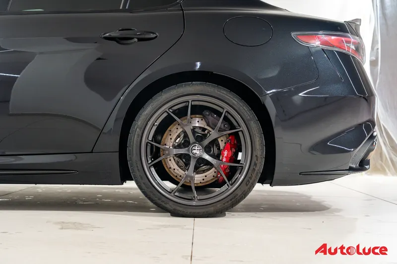 Alfa Romeo GIULIA QUADRIFOGLIO MY23 9