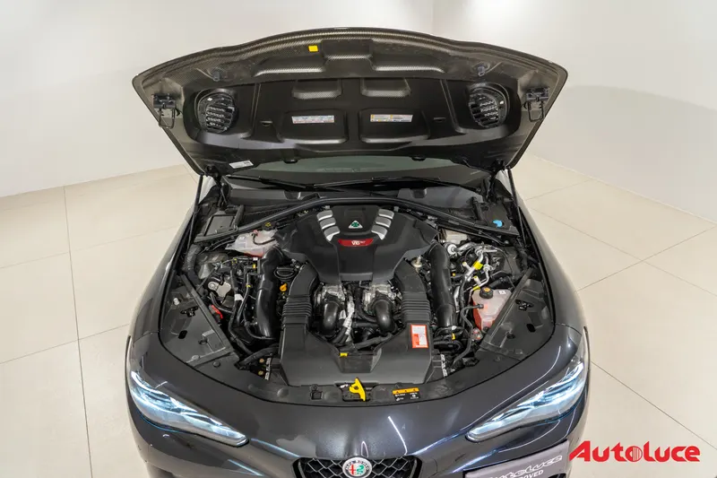 Alfa Romeo GIULIA QUADRIFOGLIO MY23 35