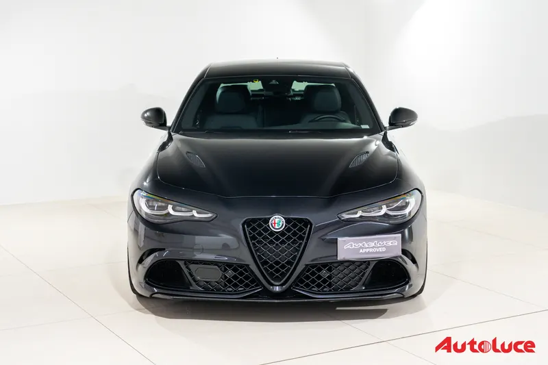 Alfa Romeo GIULIA QUADRIFOGLIO MY23 38