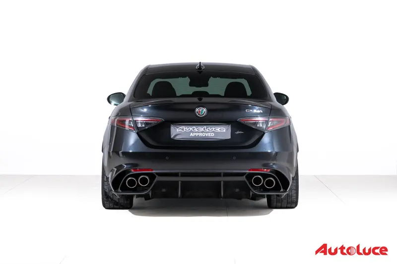 Alfa Romeo GIULIA QUADRIFOGLIO MY23 5
