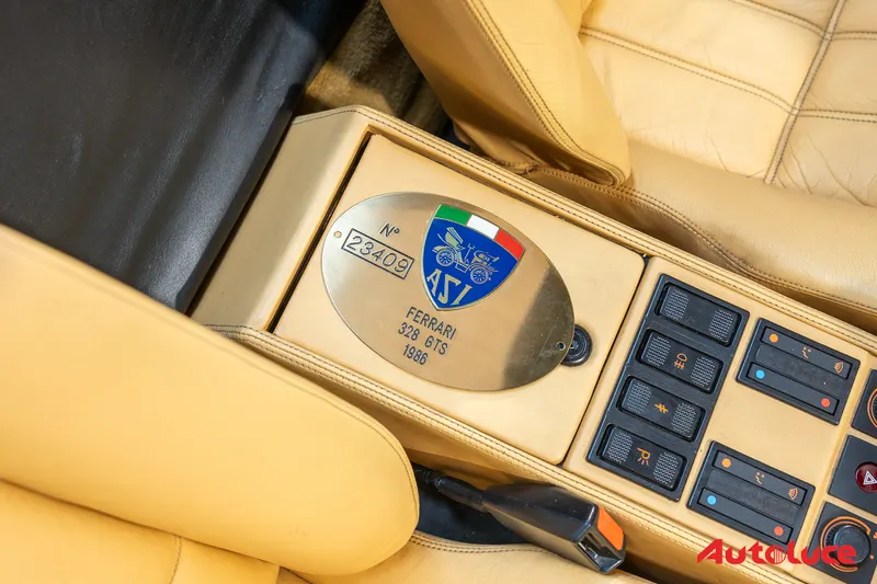 Ferrari 328 GTS 29