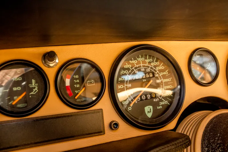 Lamborghini COUNTACH 25TH ANNIVERSARY 15