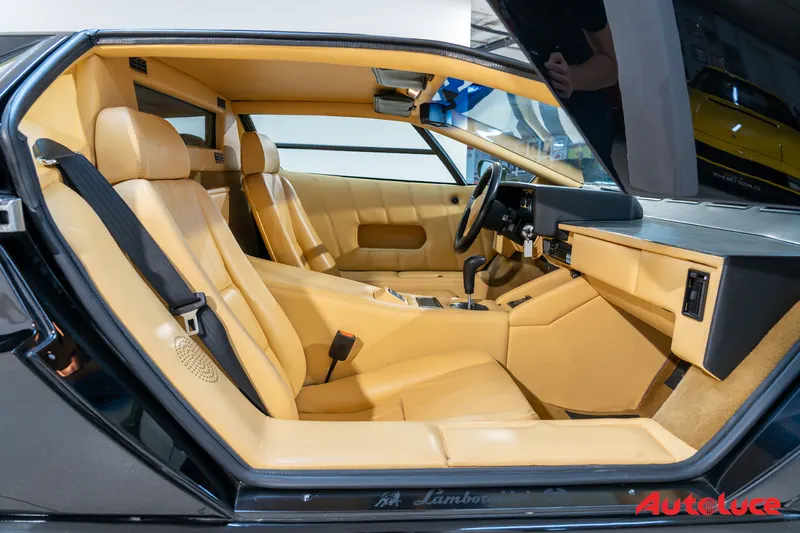Lamborghini COUNTACH 25TH ANNIVERSARY 36