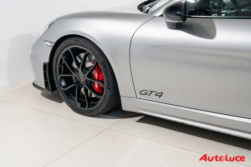 Porsche 718 CAYMAN GT4 CLUBSPORT 11