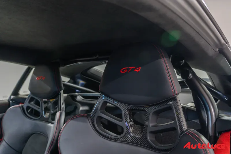 Porsche 718 CAYMAN GT4 CLUBSPORT 18