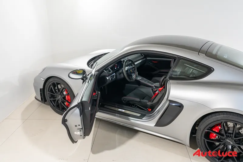 Porsche 718 CAYMAN GT4 CLUBSPORT 13