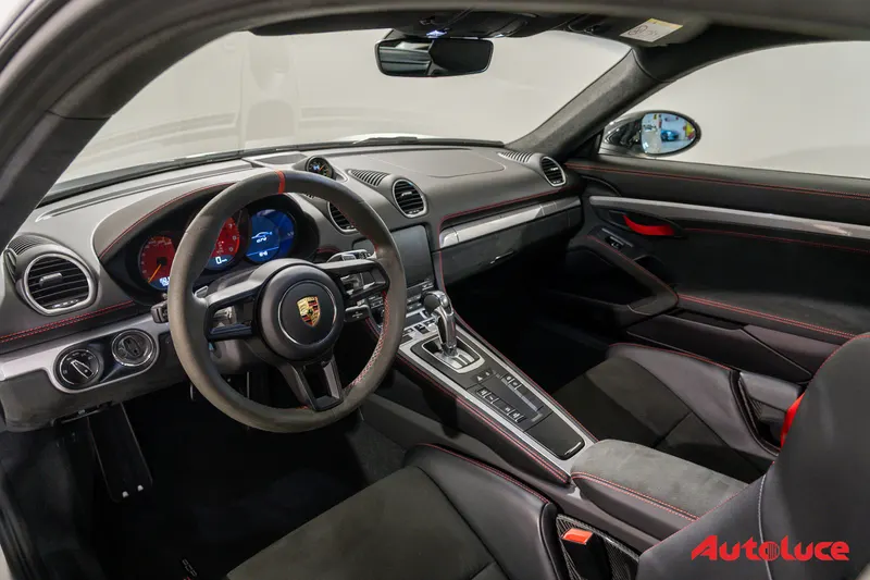 Porsche 718 CAYMAN GT4 CLUBSPORT 14