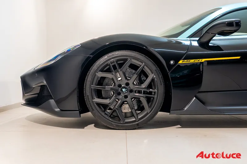 Maserati MC20 LEGGENDA 7