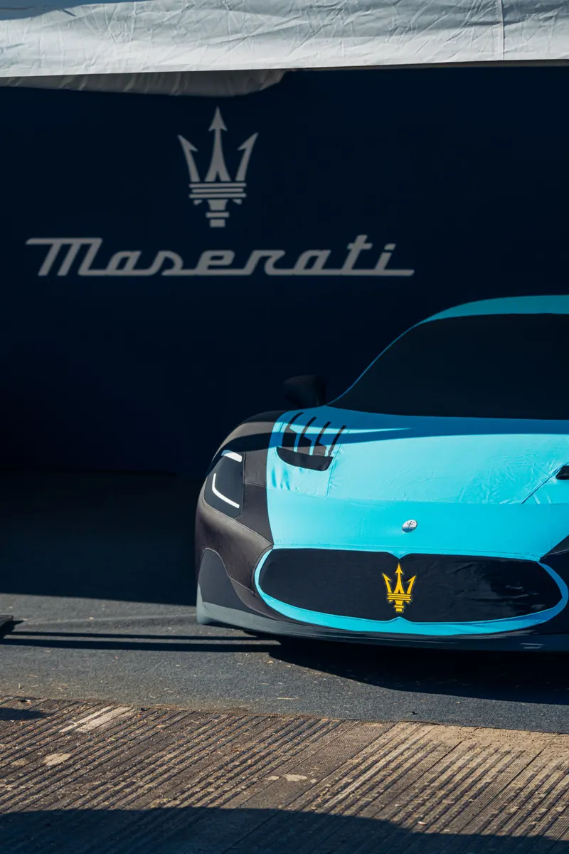 Maserati MC20 LEGGENDA 33