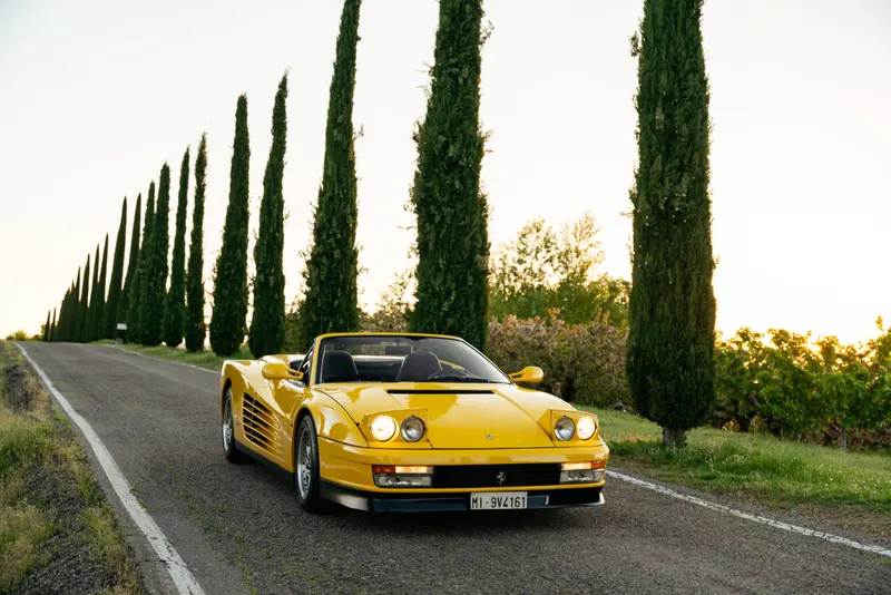 Ferrari TESTAROSSA SPIDER PAVESI 2