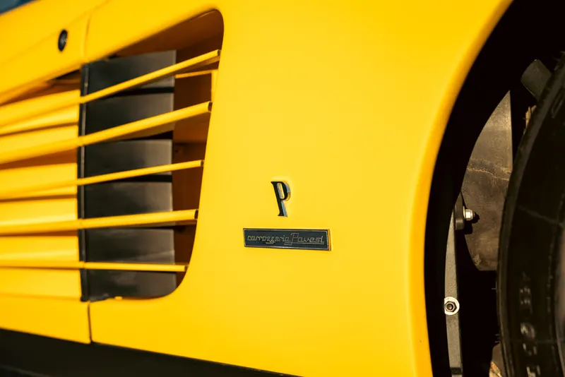 Ferrari TESTAROSSA SPIDER PAVESI 16