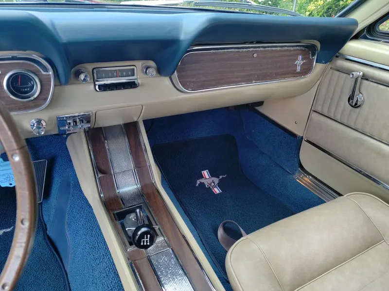 Ford MUSTANG cabriolet 289 boite manuelle 4, int Pony 5