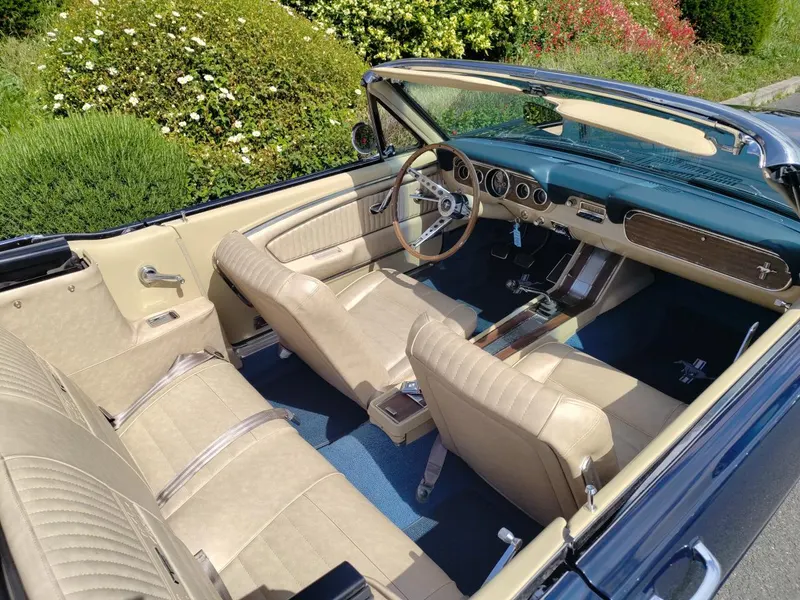 Ford MUSTANG cabriolet 289 boite manuelle 4, int Pony 33