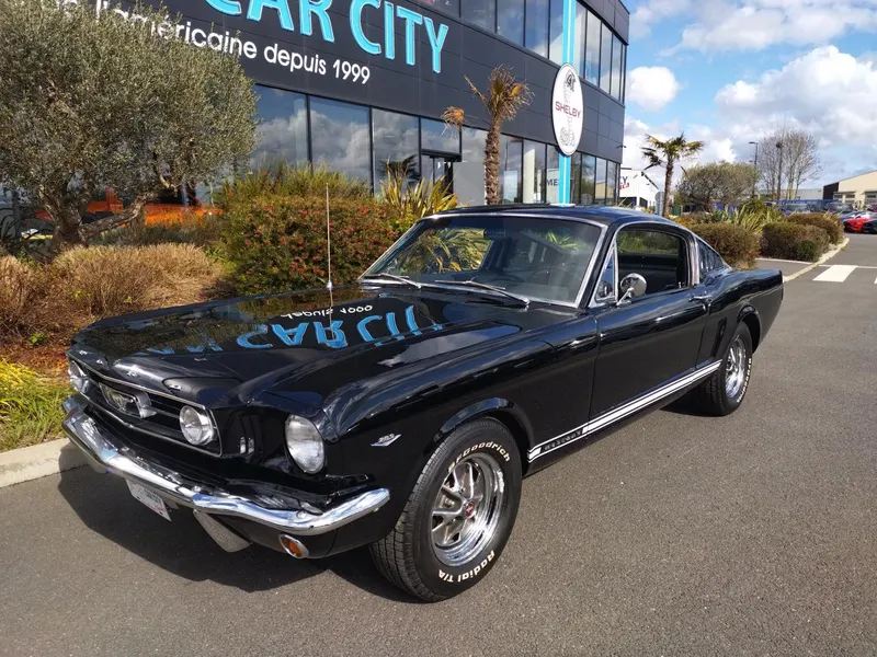 Ford MUSTANG Fastback noire code C restaurée 26
