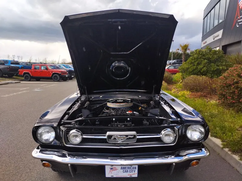 Ford MUSTANG Fastback noire code C restaurée 12