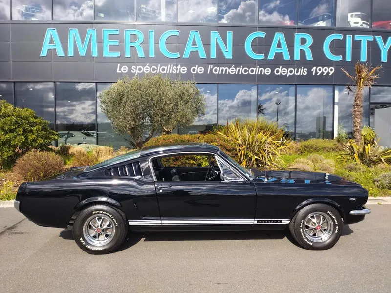 Ford MUSTANG Fastback noire code C restaurée 8