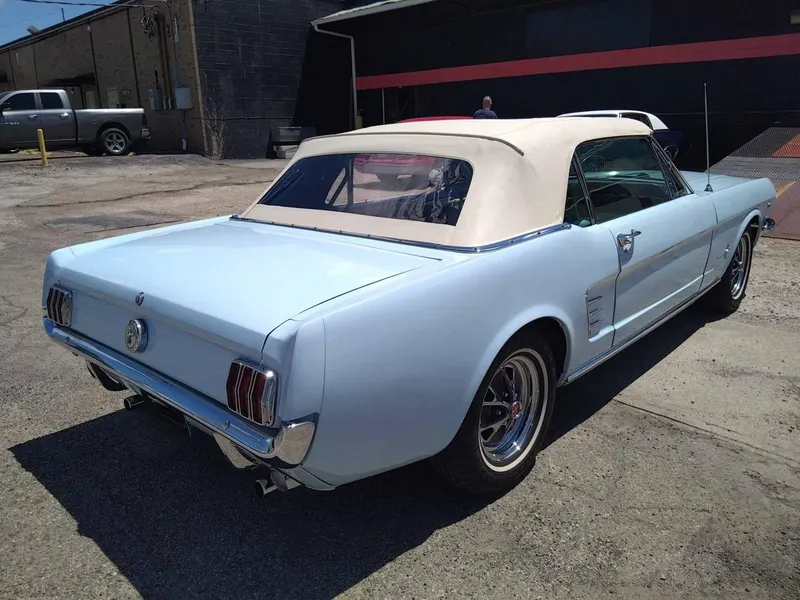 Ford MUSTANG Cabriolet 289 code A toutes options 10