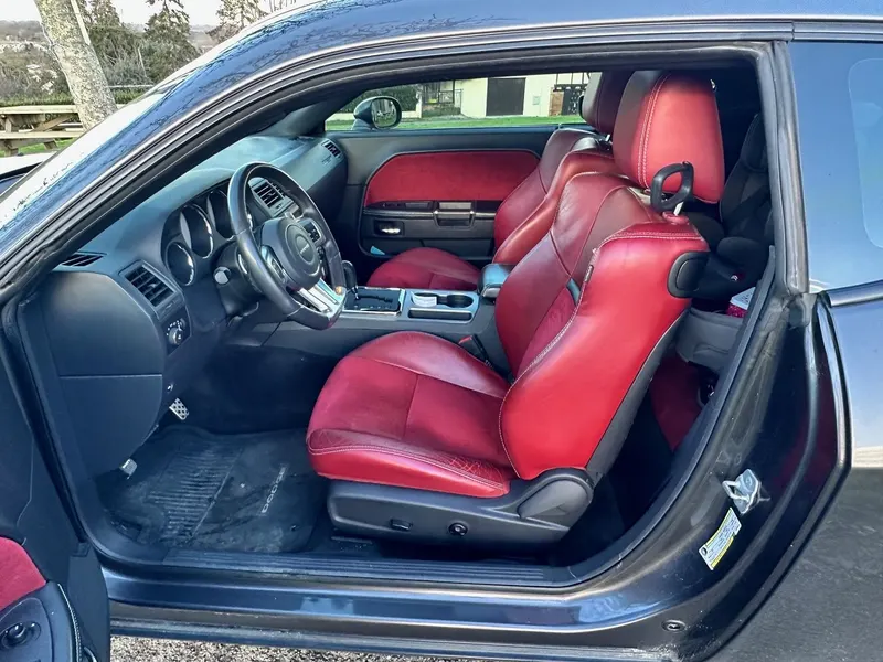 Dodge CHALLENGER 2 6.4 V8 470 SRT8 392 7