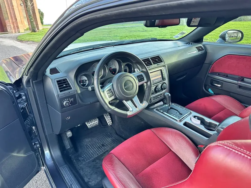 Dodge CHALLENGER 2 6.4 V8 470 SRT8 392 8