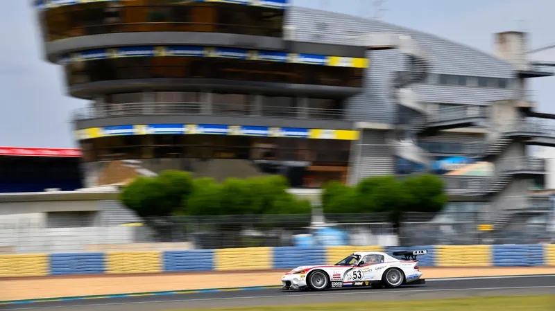 GTS-R GT1 16