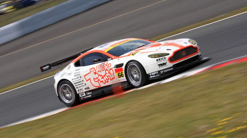 Aston Martin V8 VANTAGE GT2 19