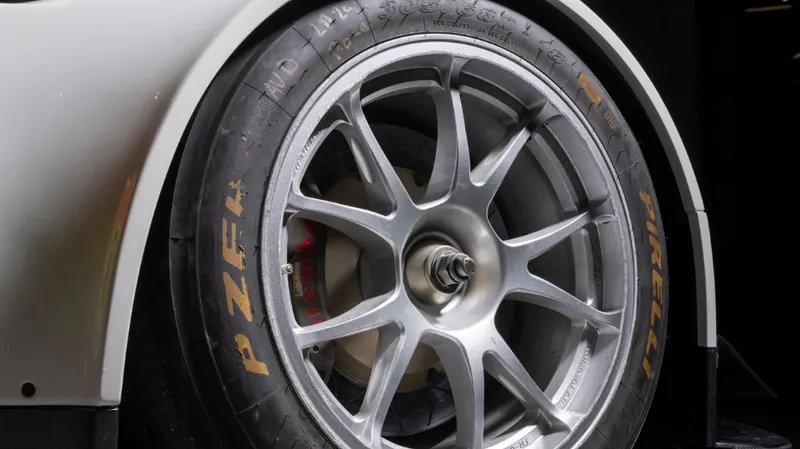 Aston Martin V8 VANTAGE GT2 17