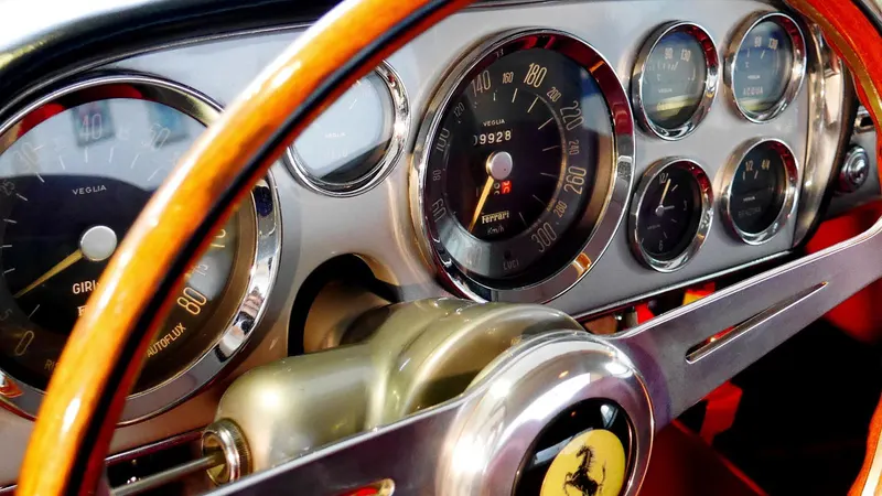 Ferrari 250 GT Coupé Pininfarina 12