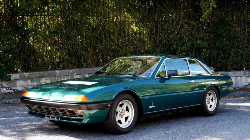 Ferrari 400 I 18