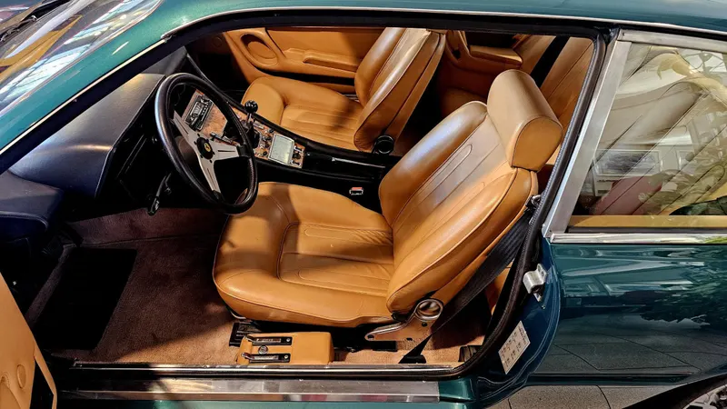 Ferrari 400 I 9