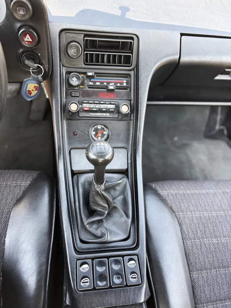 Porsche 928 13